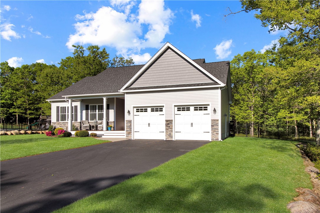 96 Teakwood Drive W