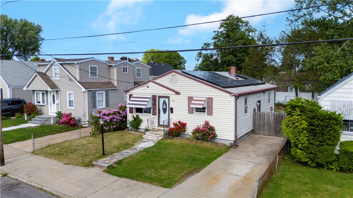 60 Pine Grove Street