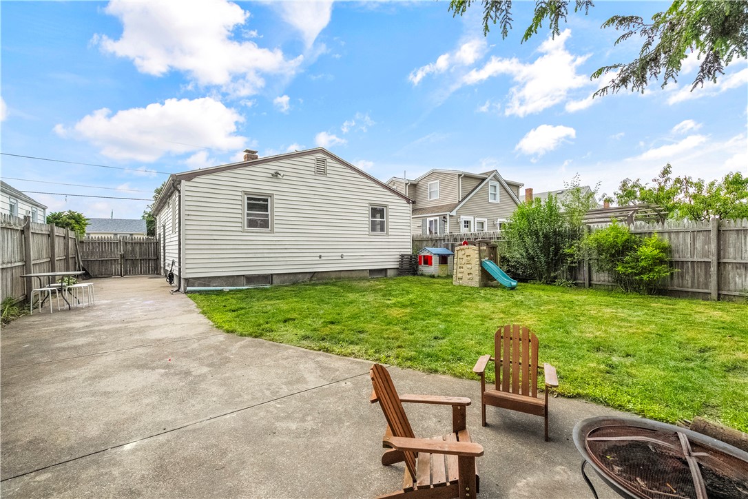 60 Pine Grove Street