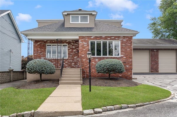 24 TACOMA ST, CRANSTON, RI 02920 - Image a39c47efcdc1d554eac797a3bd2df948/2893330771