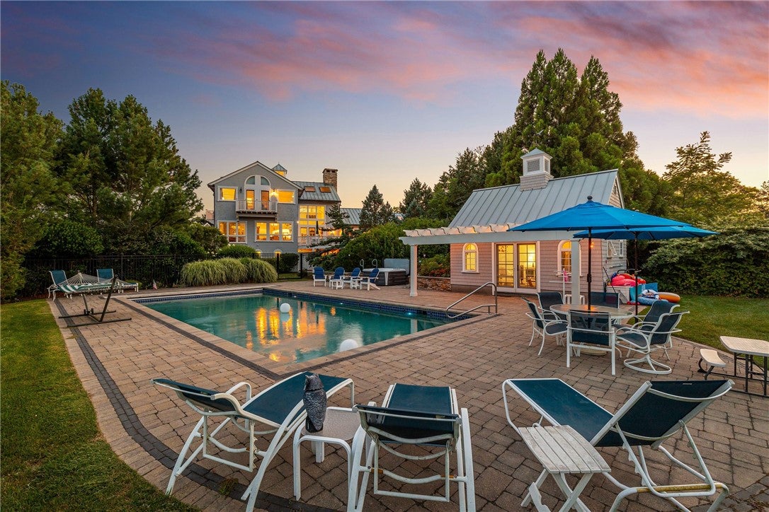 464 Black Point Lane