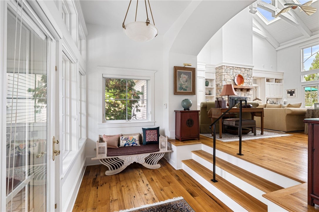 464 Black Point Lane