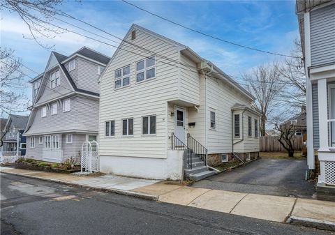 24 Dean Avenue Newport RI 02840