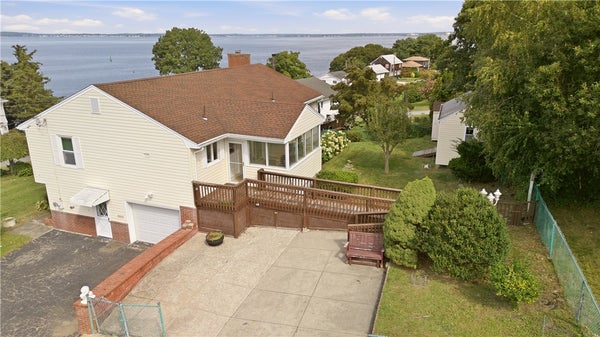 652 OLD COLONY TER, TIVERTON, RI 02878 - Image a49191cfaeb0cdb45f6d520c0863cc61/1609849355