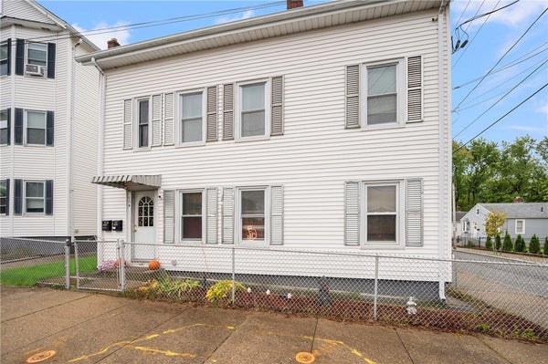 114 LAWN AVE, PAWTUCKET, RI 02860 - Image a4ab80a1d85e85b593a636f4ecf716ec/1029507345
