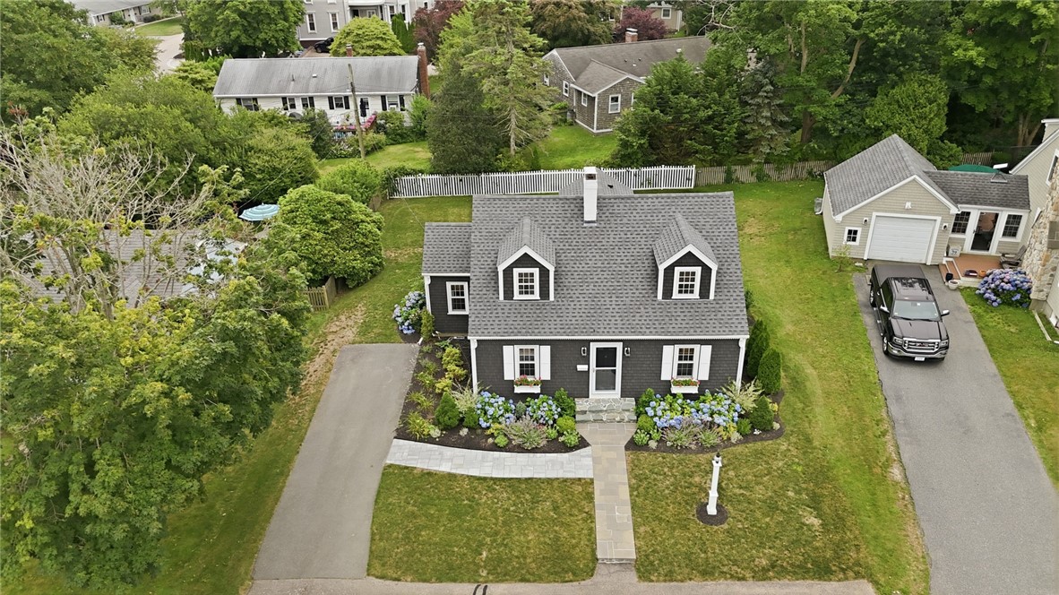 33 Nicholson Crescent