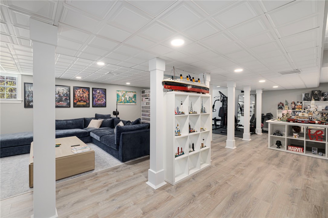 North Kingstown, Rhode Island, 02852, United States, 4 Bedrooms Bedrooms, ,3 BathroomsBathrooms,Residential,Active,2041793
