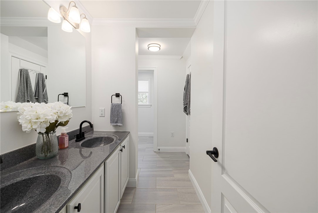 North Kingstown, Rhode Island, 02852, United States, 4 Bedrooms Bedrooms, ,3 BathroomsBathrooms,Residential,Active,2041793