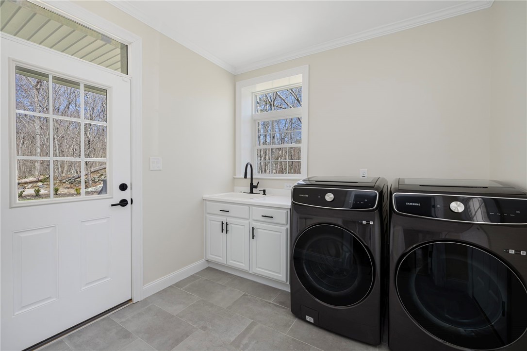 North Kingstown, Rhode Island, 02852, United States, 4 Bedrooms Bedrooms, ,3 BathroomsBathrooms,Residential,Active,2041793