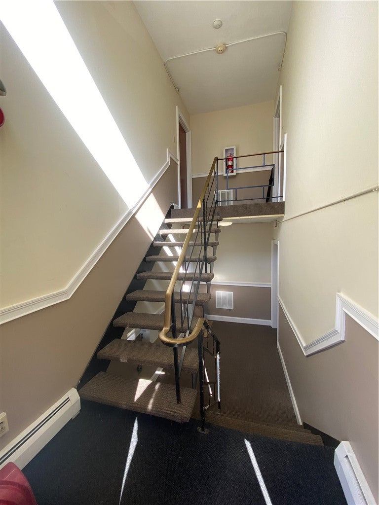 3940 Post Road 17