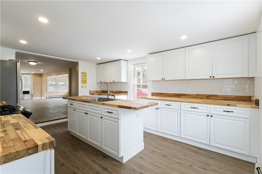 14 16 W Natick Road