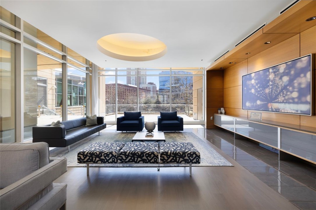 200 Exchange Street 812