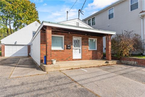 379 Maple Avenue 381 Barrington RI 02806