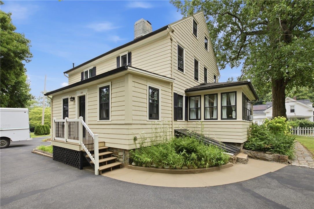 1331 New London Avenue