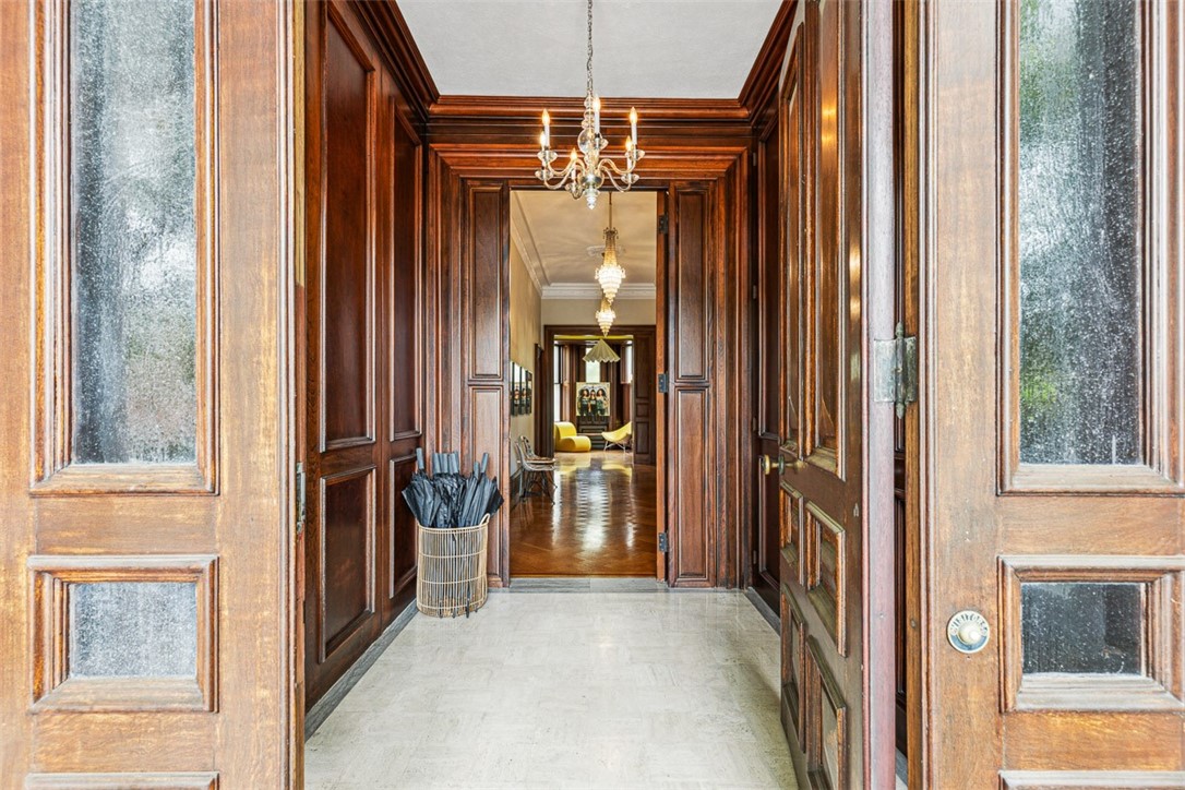 10 Brown Street