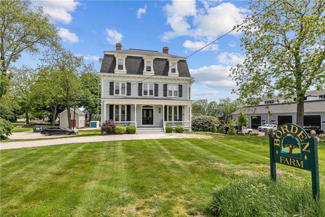 2951 East Main Road 1