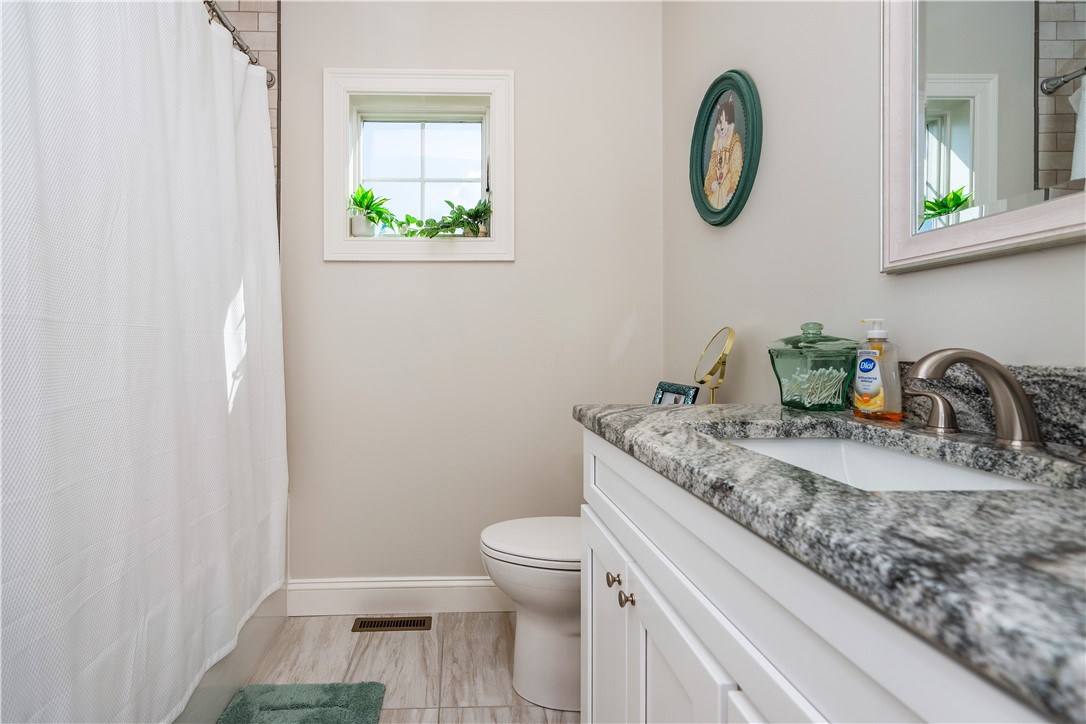 Coventry, Rhode Island 02816, United States, 3 Bedrooms Bedrooms, ,3 BathroomsBathrooms,Residential,Active,190858