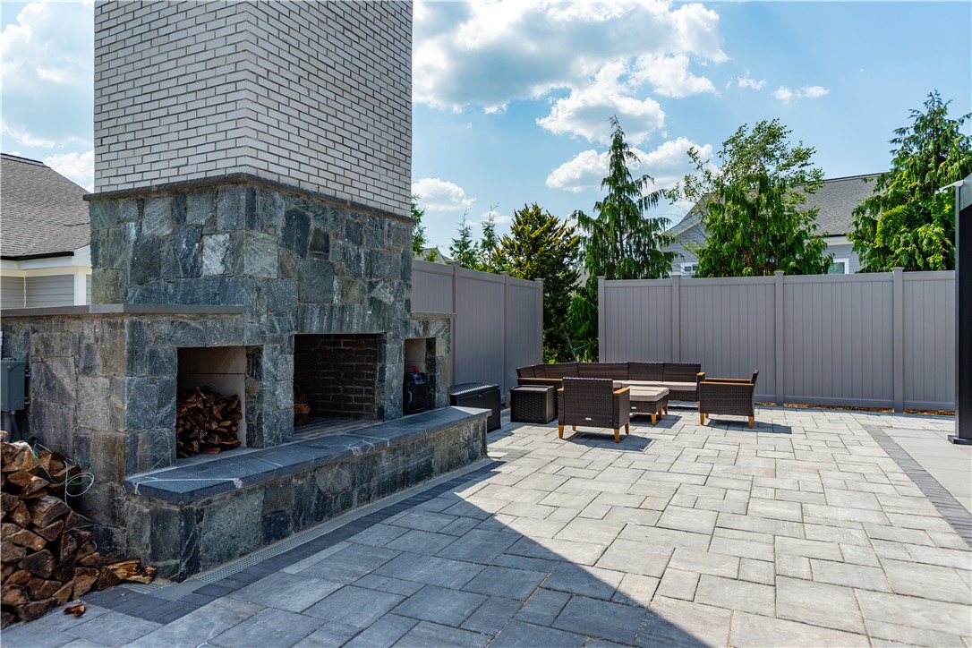 Coventry, Rhode Island 02816, United States, 3 Bedrooms Bedrooms, ,3 BathroomsBathrooms,Residential,Active,190858