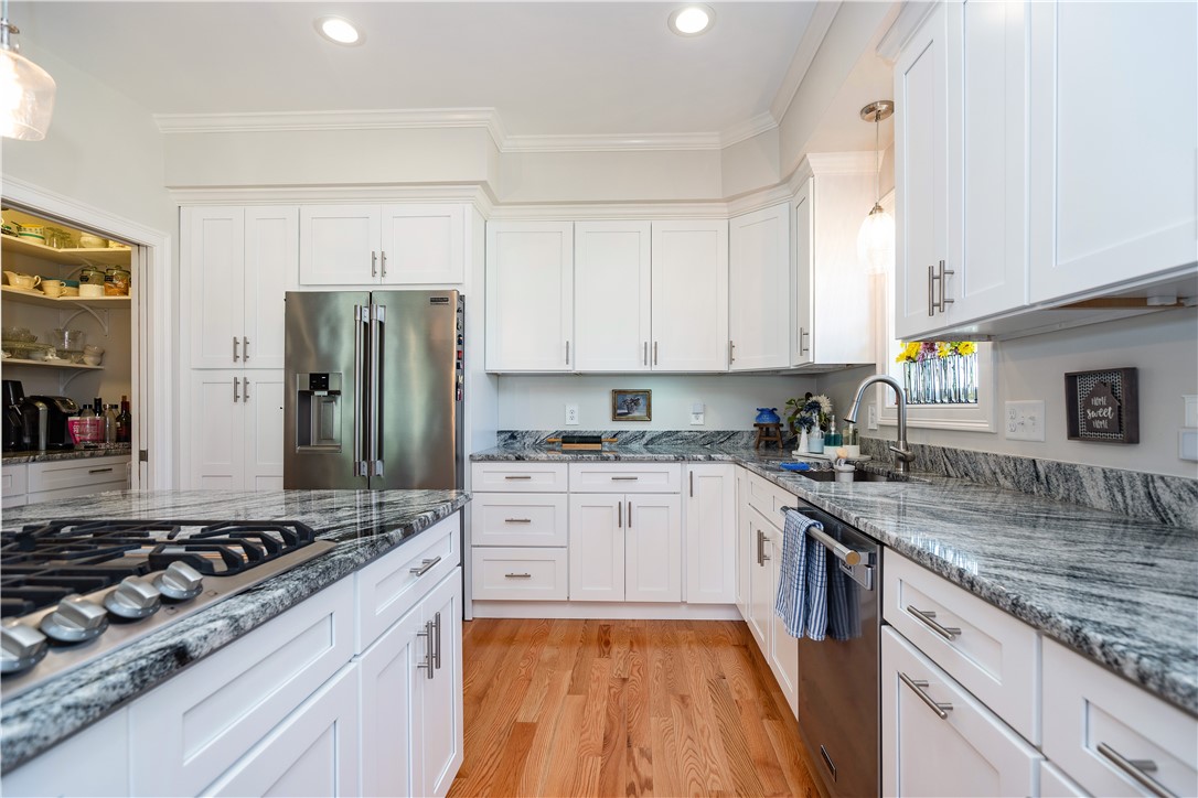 Coventry, Rhode Island 02816, United States, 3 Bedrooms Bedrooms, ,3 BathroomsBathrooms,Residential,Active,190858