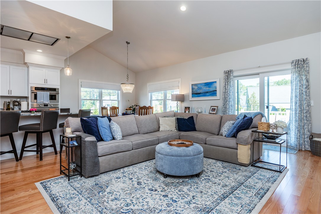 Coventry, Rhode Island 02816, United States, 3 Bedrooms Bedrooms, ,3 BathroomsBathrooms,Residential,Active,190858