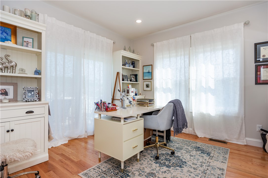 Coventry, Rhode Island 02816, United States, 3 Bedrooms Bedrooms, ,3 BathroomsBathrooms,Residential,Active,190858