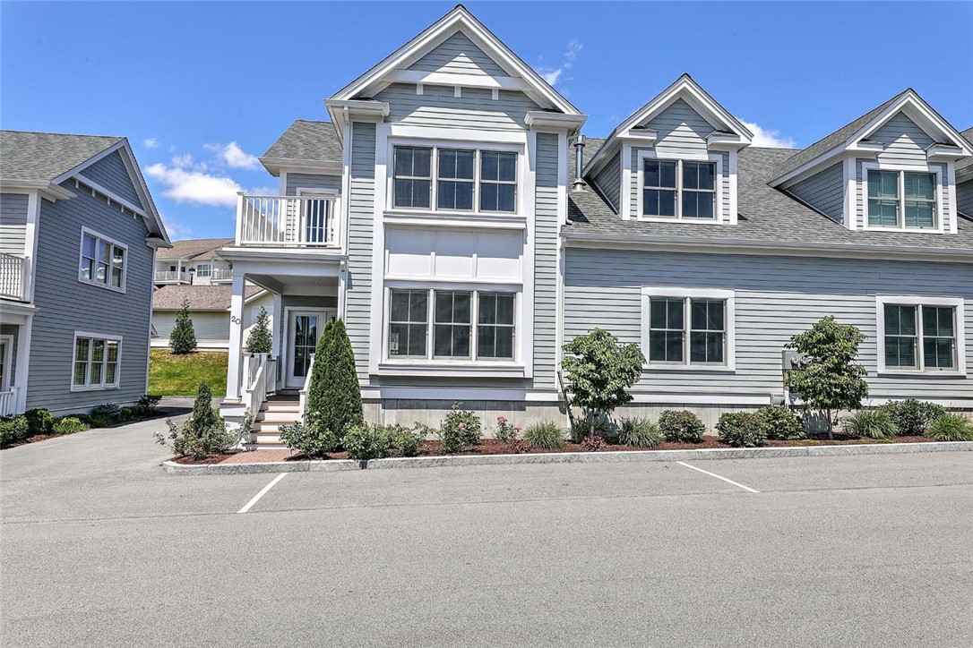 20 Kettle Point Avenue