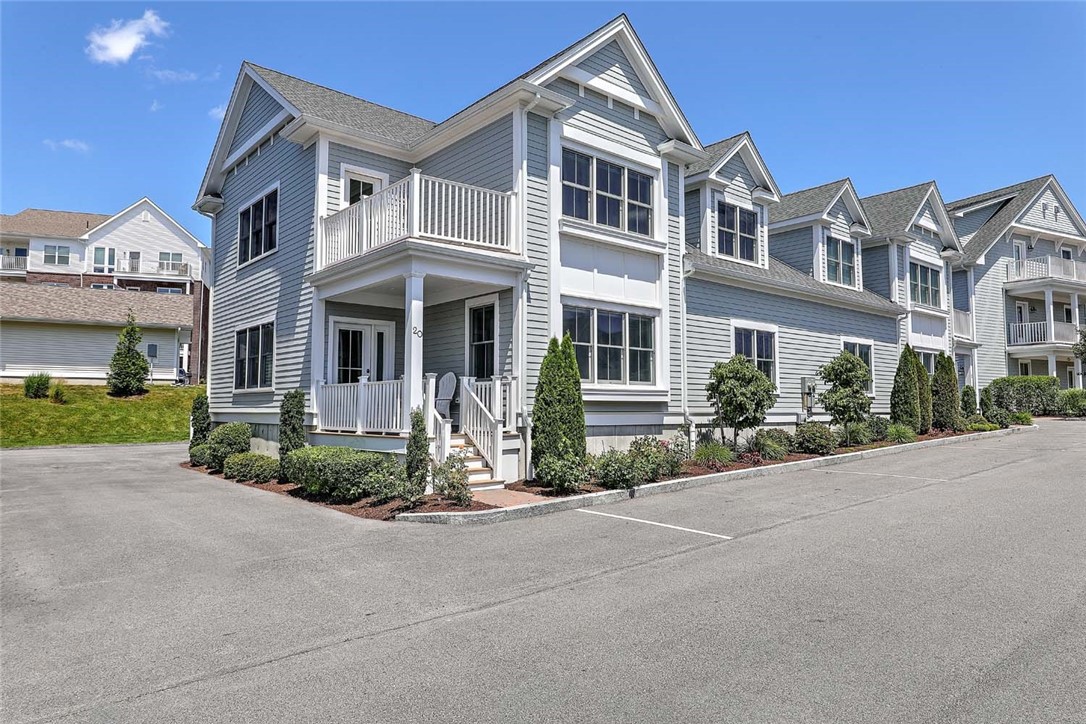 20 Kettle Point Avenue