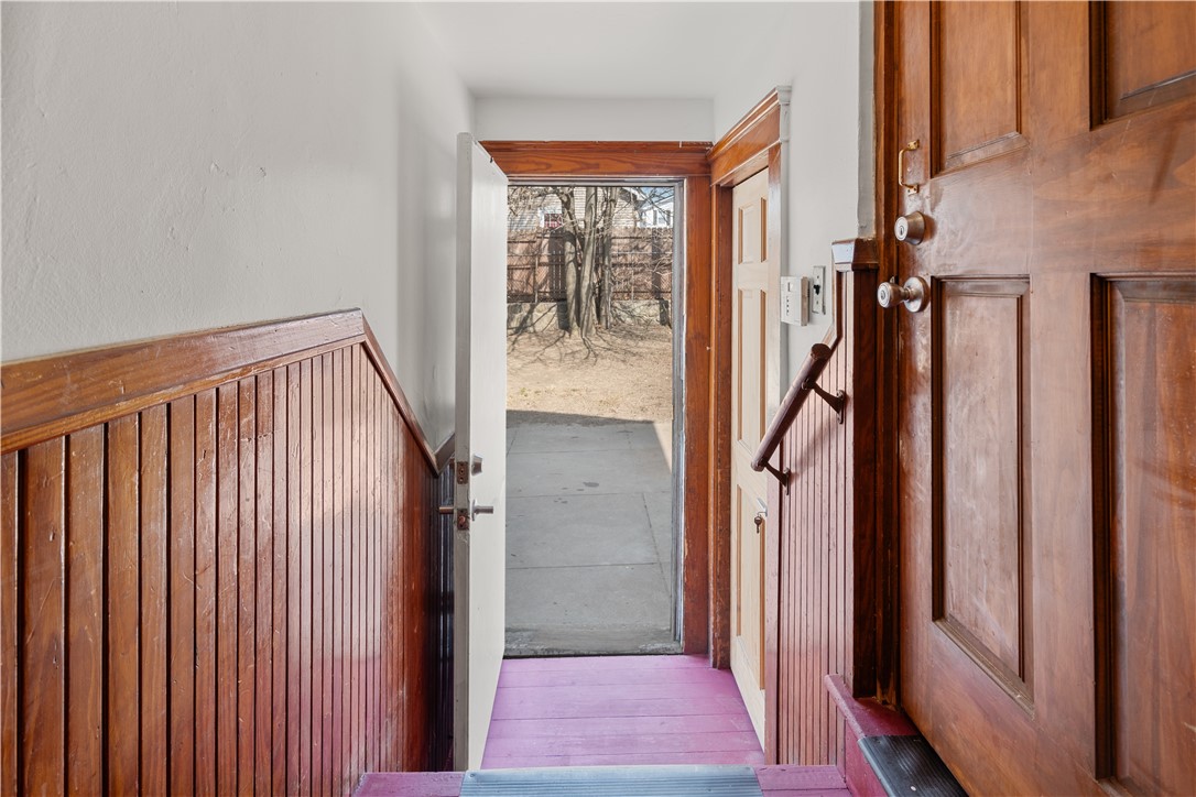 975 Atwells Avenue 977