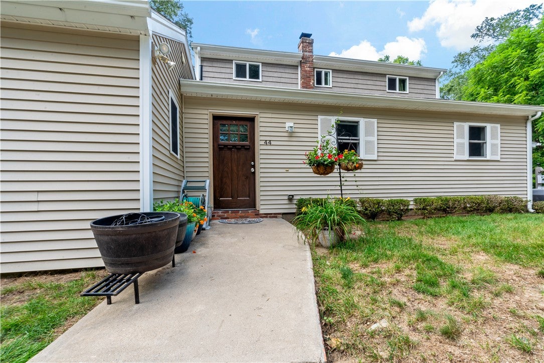 44 MAXWELL Drive