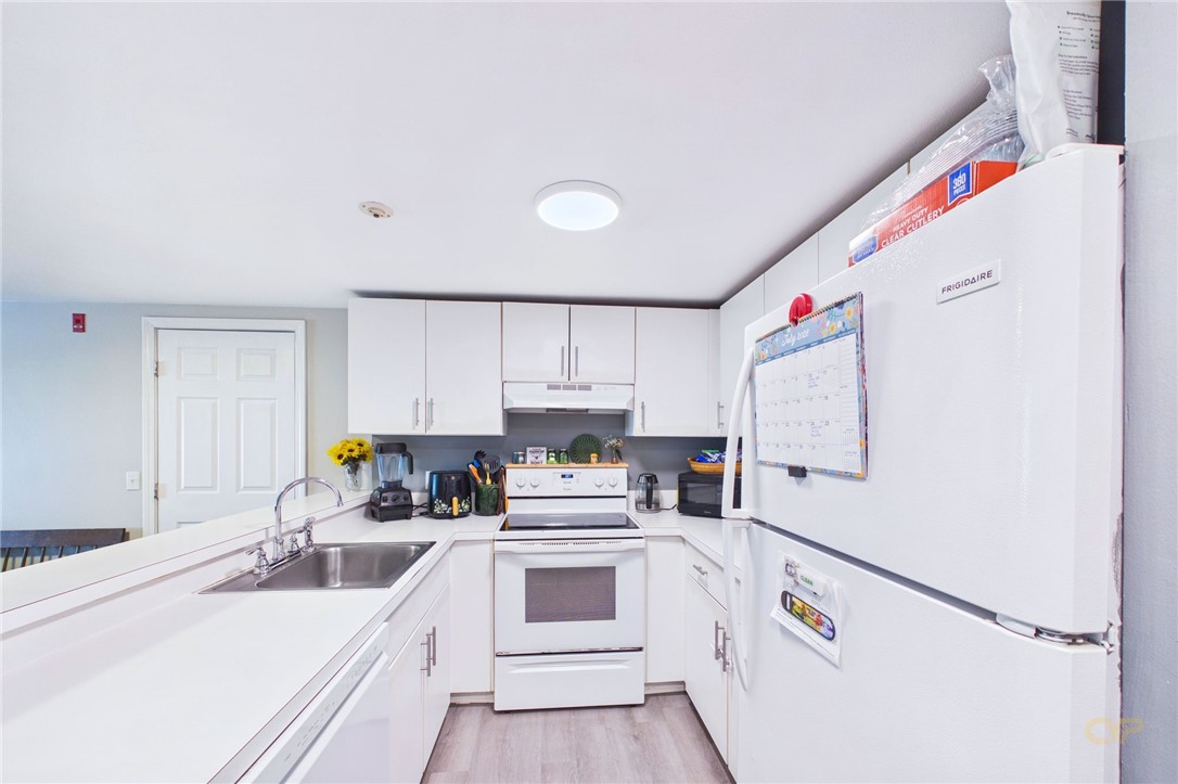200 Woodlawn Avenue 203