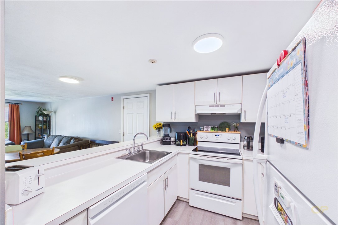 200 Woodlawn Avenue 203