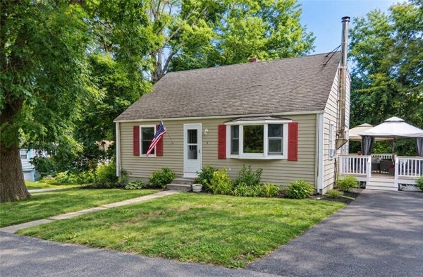 4 TRITON DR, SAUNDERSTOWN, RI 02874 - Image a7fdf58dcbbef5e13c573e4b4b45ea00/3222594837