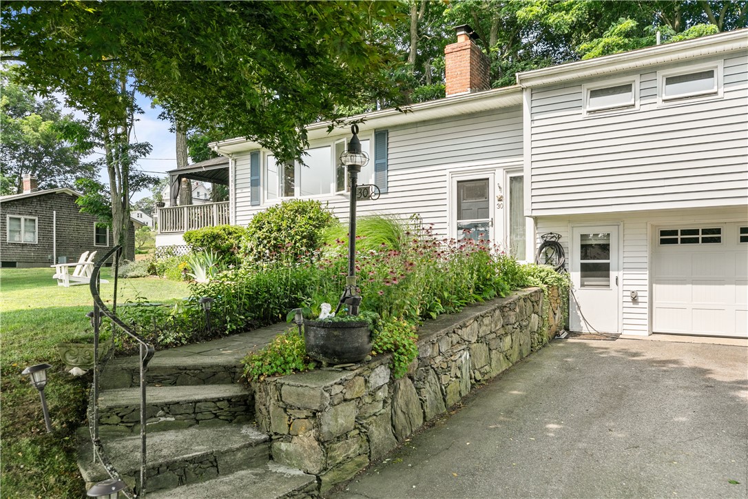 30 Johnnycake Lane