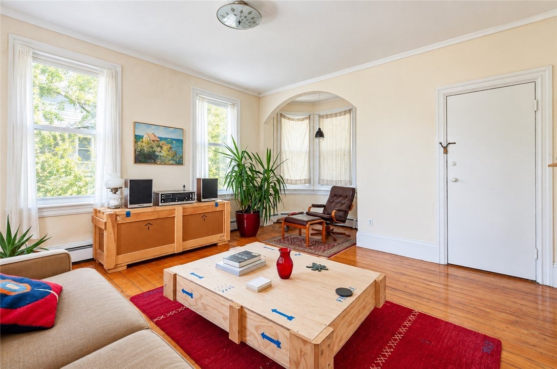 25 S Court Street 27