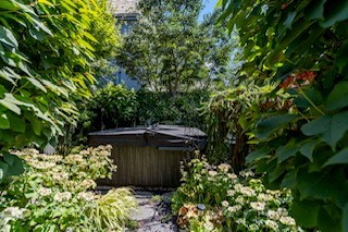 Newport, Rhode Island, 02840, United States, 3 Bedrooms Bedrooms, ,2 BathroomsBathrooms,Residential,Active,2041403