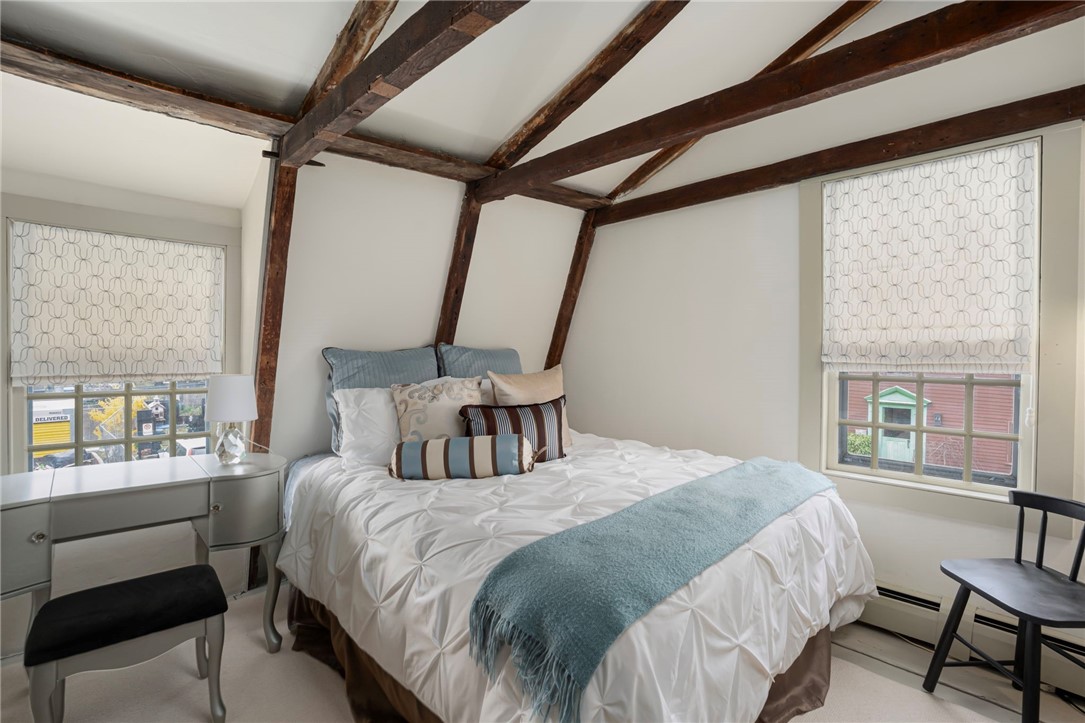 Newport, Rhode Island, 02840, United States, 3 Bedrooms Bedrooms, ,2 BathroomsBathrooms,Residential,Active,2041403