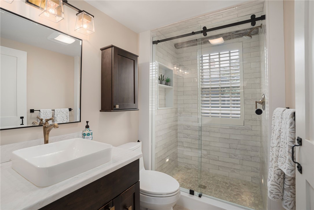 Newport, Rhode Island, 02840, United States, 3 Bedrooms Bedrooms, ,2 BathroomsBathrooms,Residential,Active,2041403