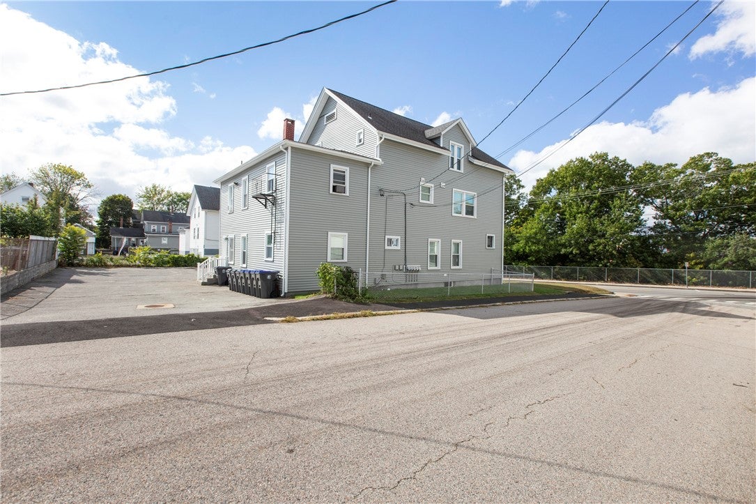 471 Broad Street