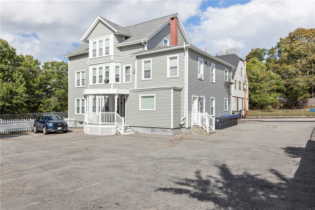 471 Broad Street