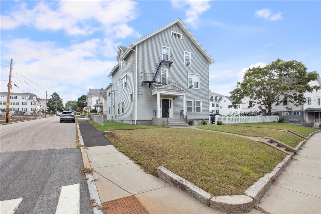 471 Broad Street