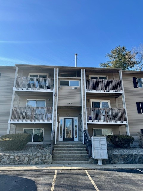 Cranston, Rhode Island 02910, United States, 2 Bedrooms Bedrooms, ,1 BathroomBathrooms,Residential,Active,87455