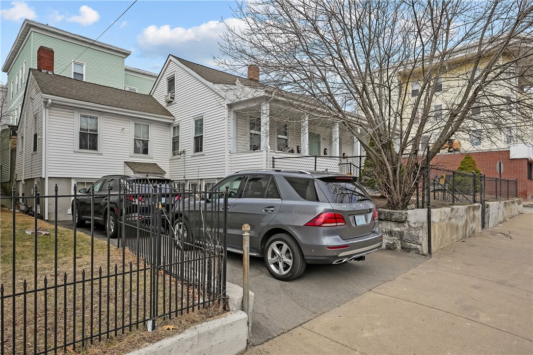 752 Social Street