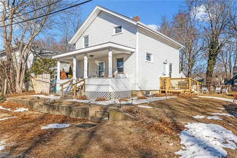 34 Read Avenue Barrington RI 02806