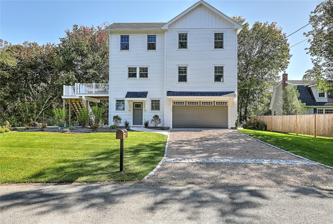 137 Rosebriar Avenue