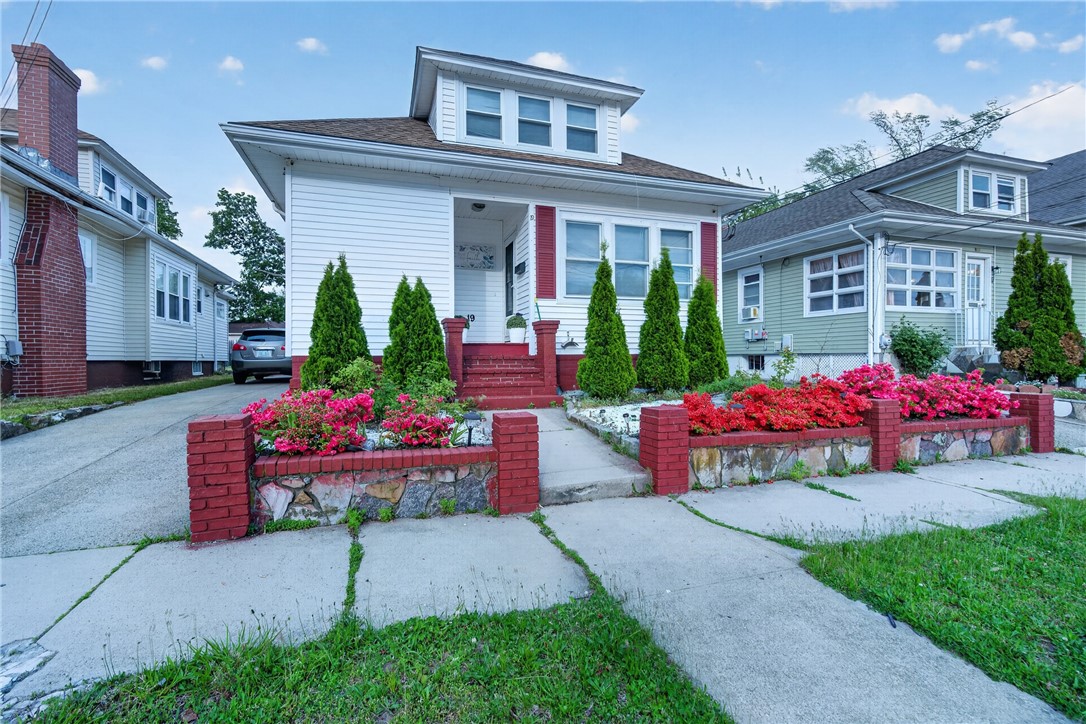 19 Netherlands Avenue