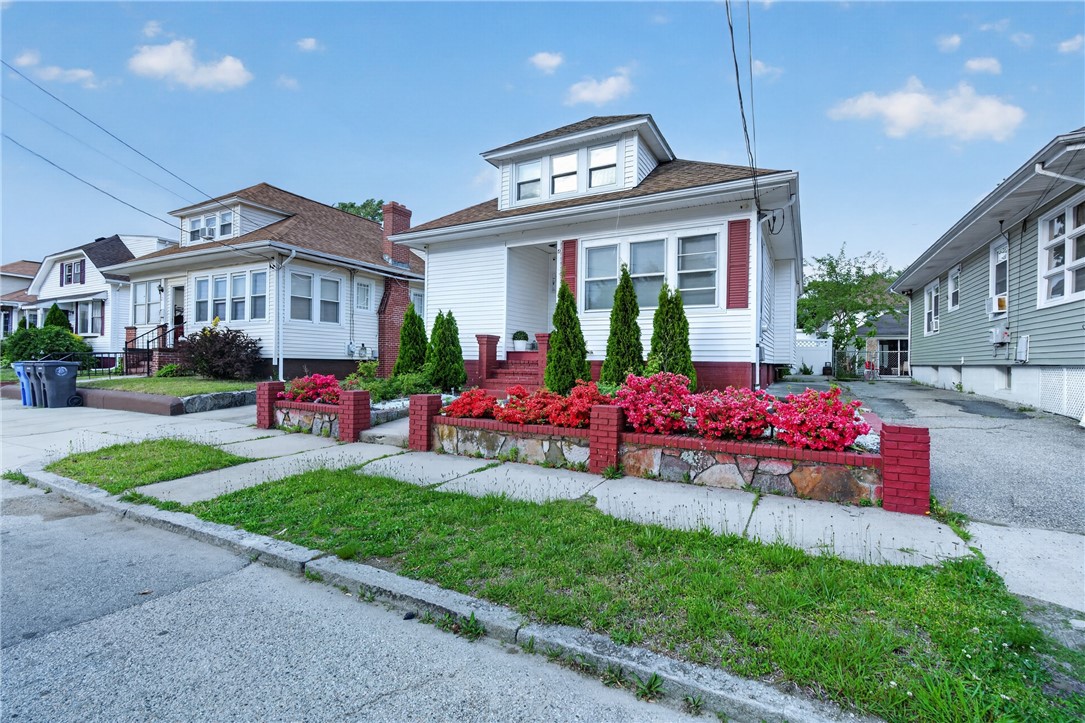 19 Netherlands Avenue