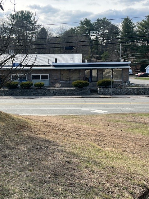 1435 Victory Highway