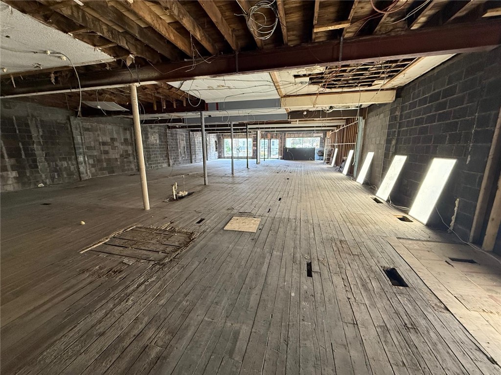 1435 Victory Highway