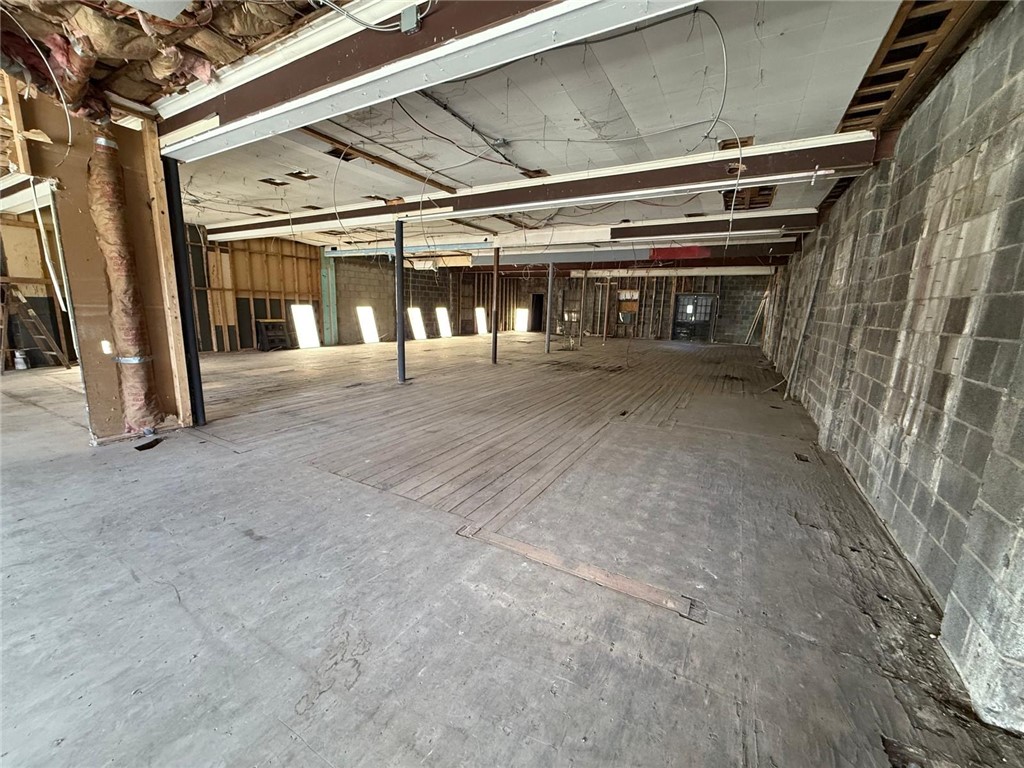 1435 Victory Highway