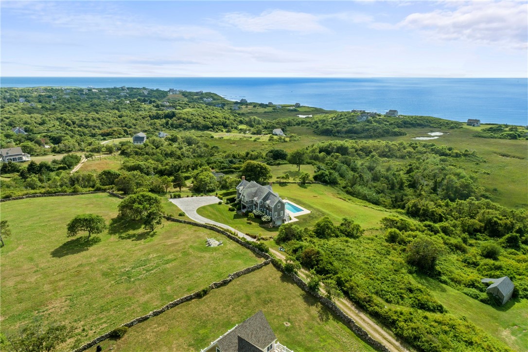1596 West Side Road